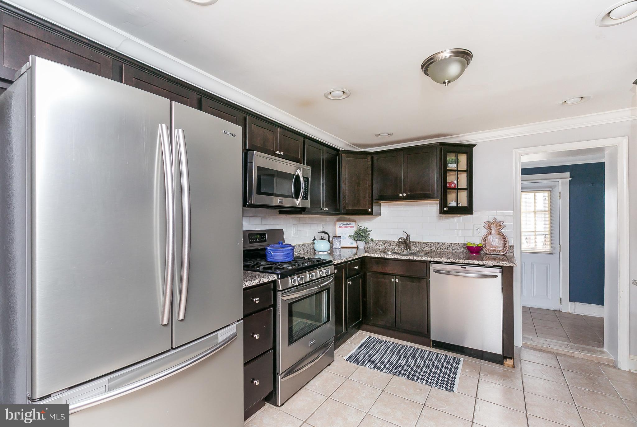 LOCUST POINT - Residential