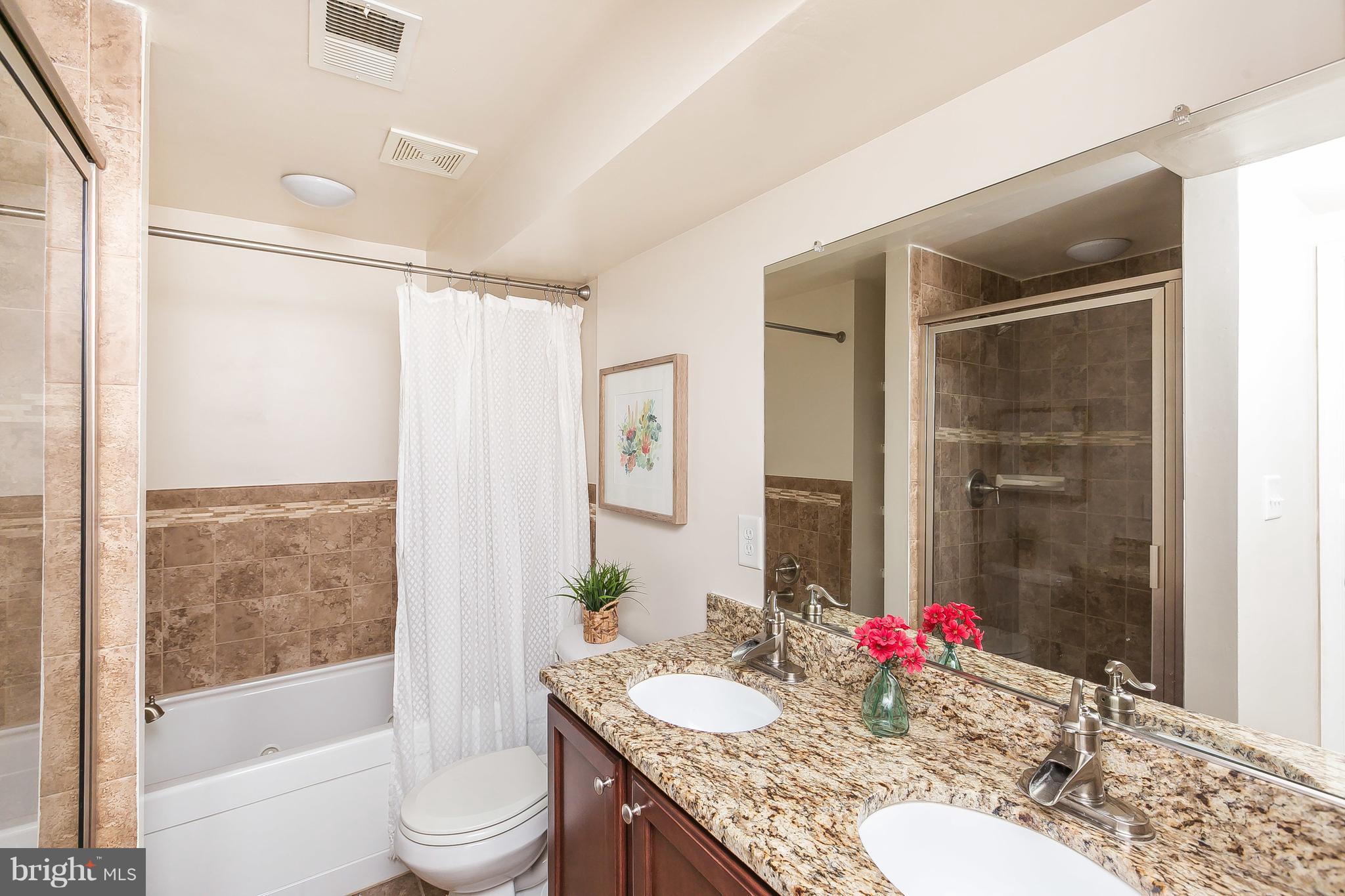 LOCUST POINT - Residential