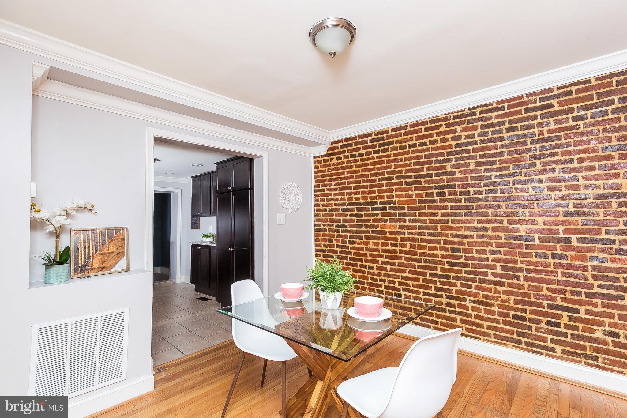 LOCUST POINT - Residential