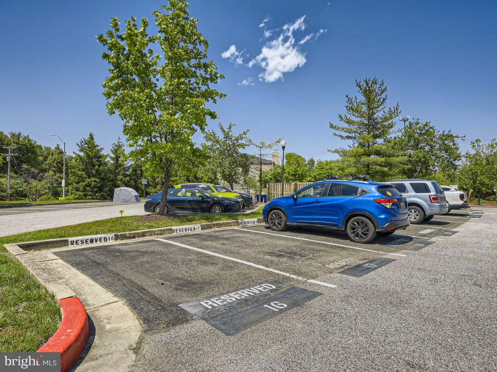 GATEWAY COMMERCE CENTER - Residential Lease