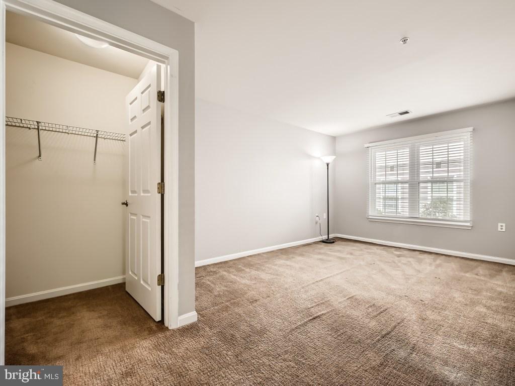 GATEWAY COMMERCE CENTER - Residential Lease