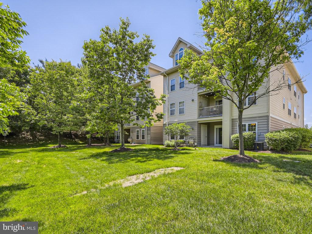 GATEWAY COMMERCE CENTER - Residential Lease