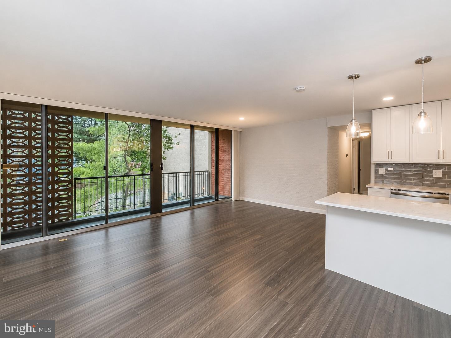 12 VAN DORN 405