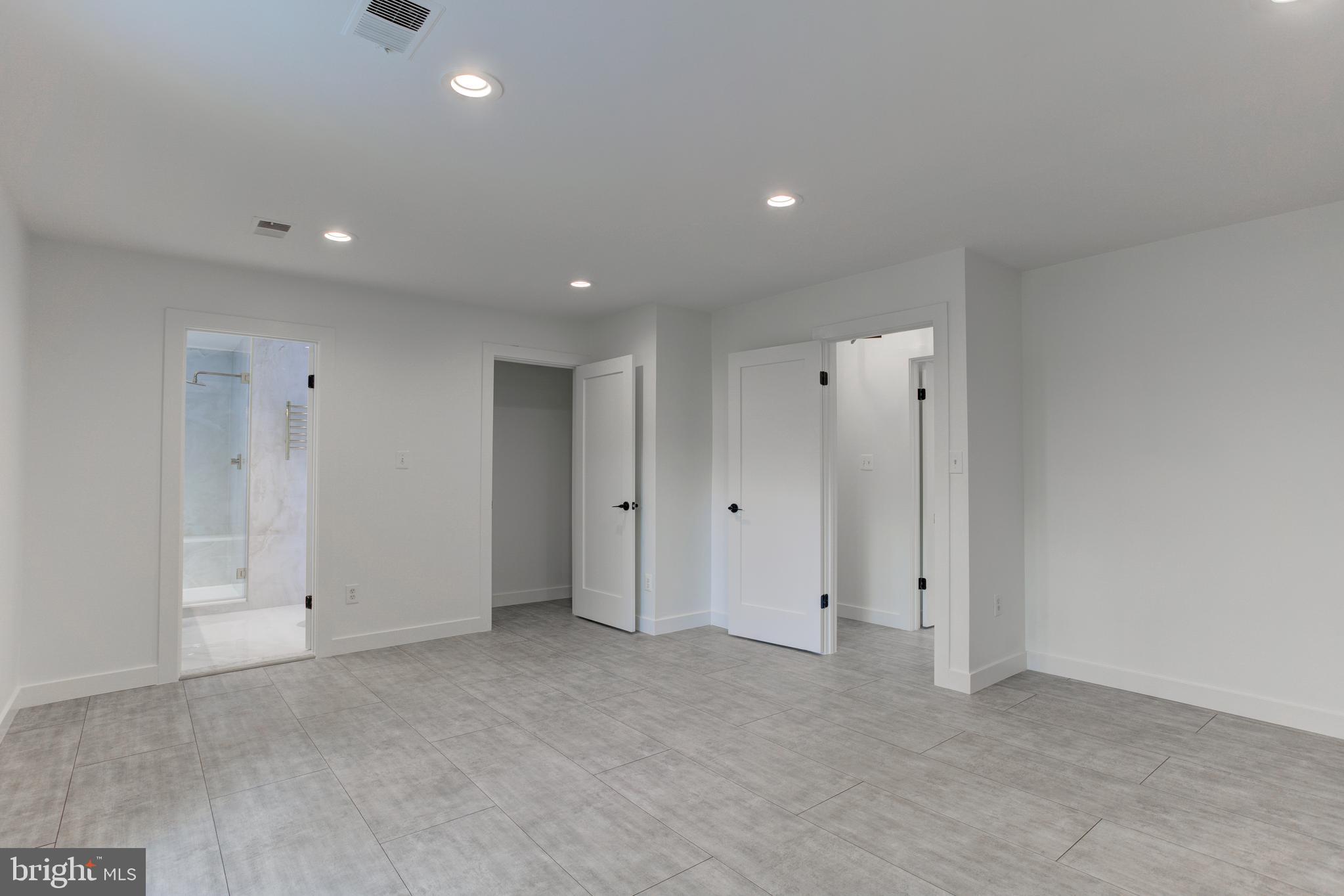 BEVERLY MANOR - Residential