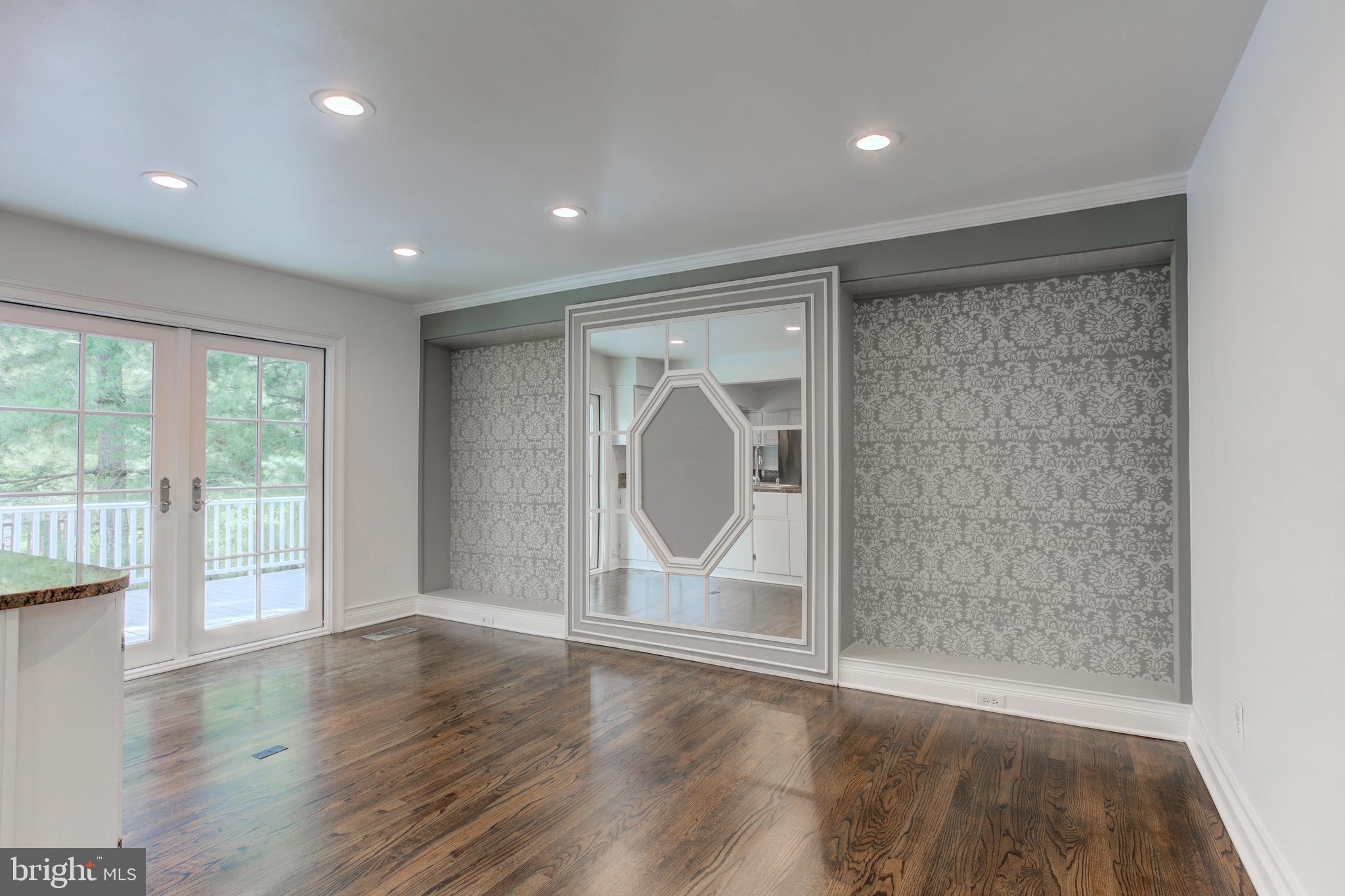 BEVERLY MANOR - Residential