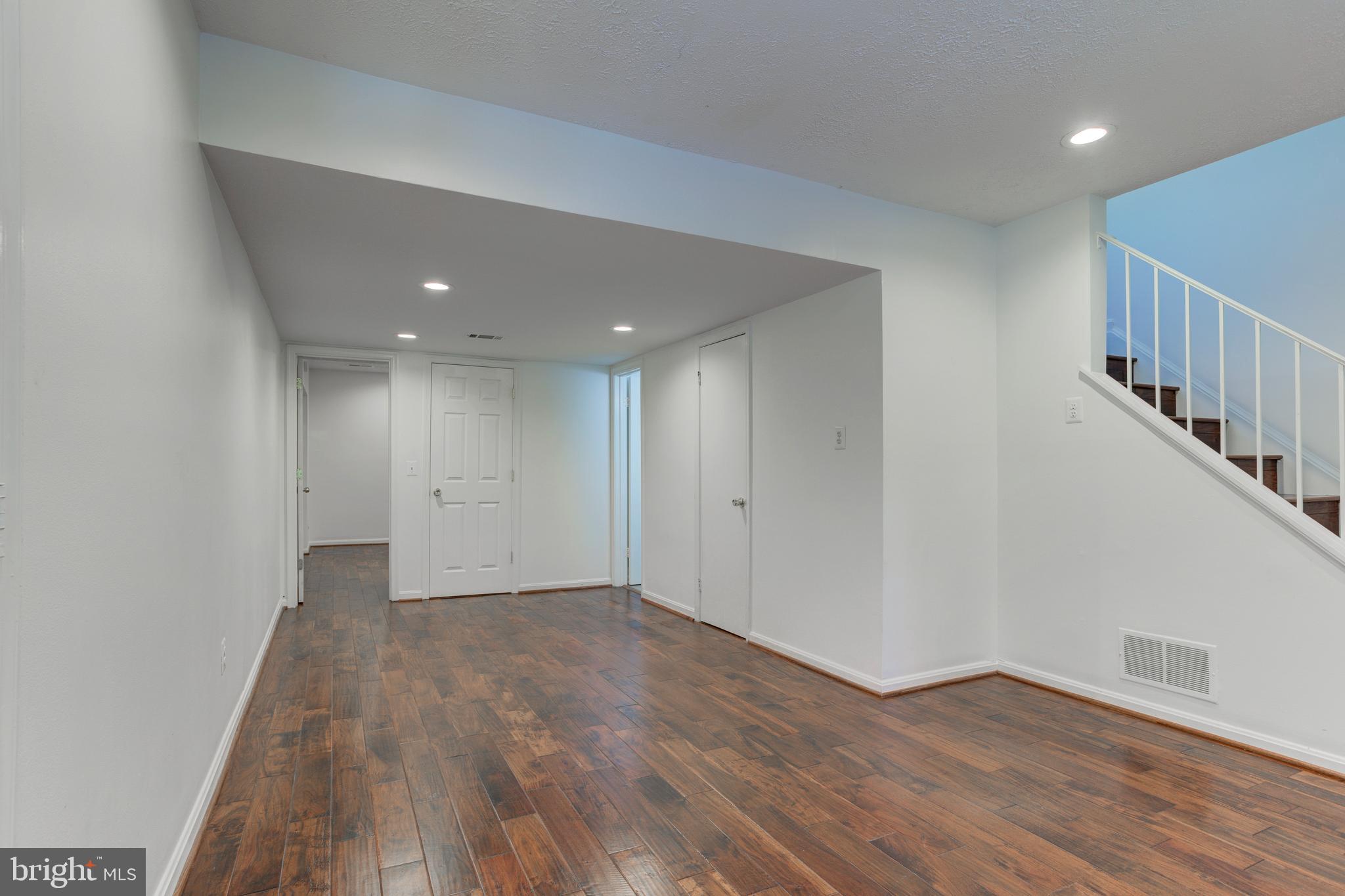 BEVERLY MANOR - Residential