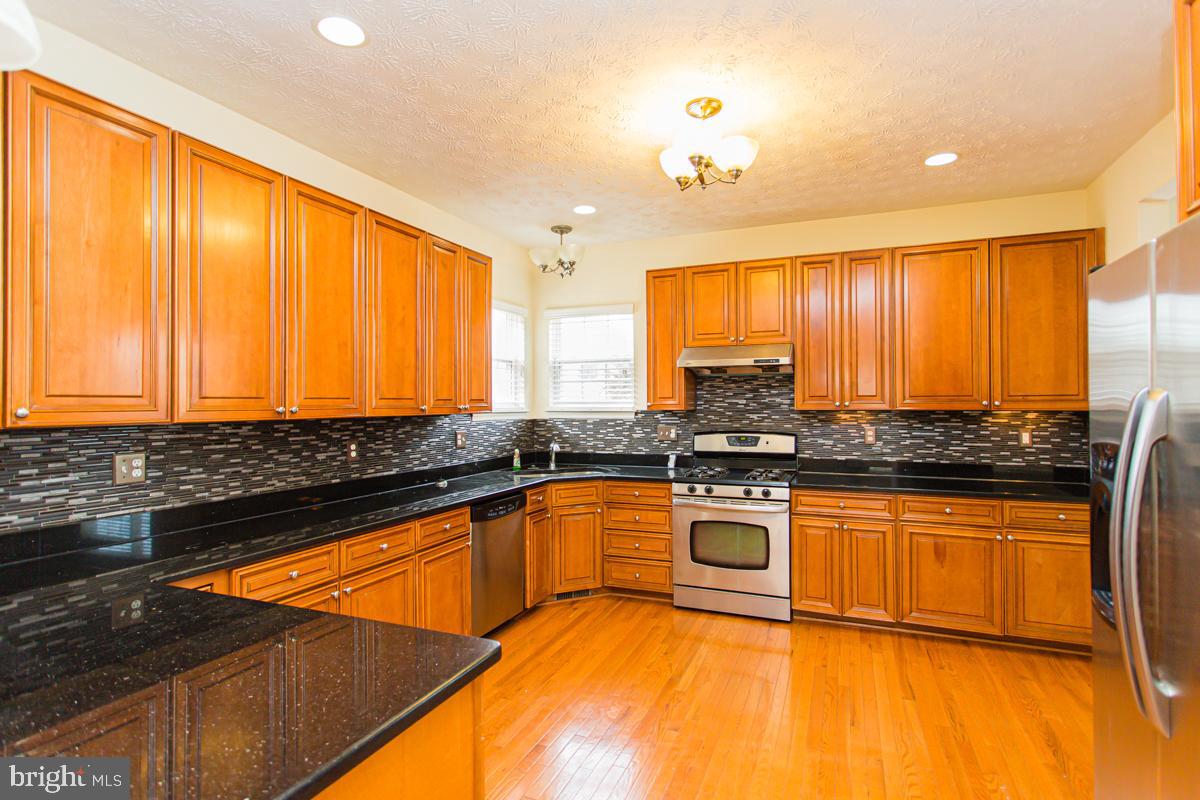 WINDSOR MILL SUB - Residential Lease