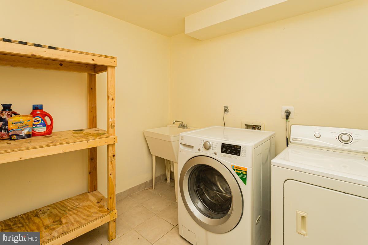 WINDSOR MILL SUB - Residential Lease