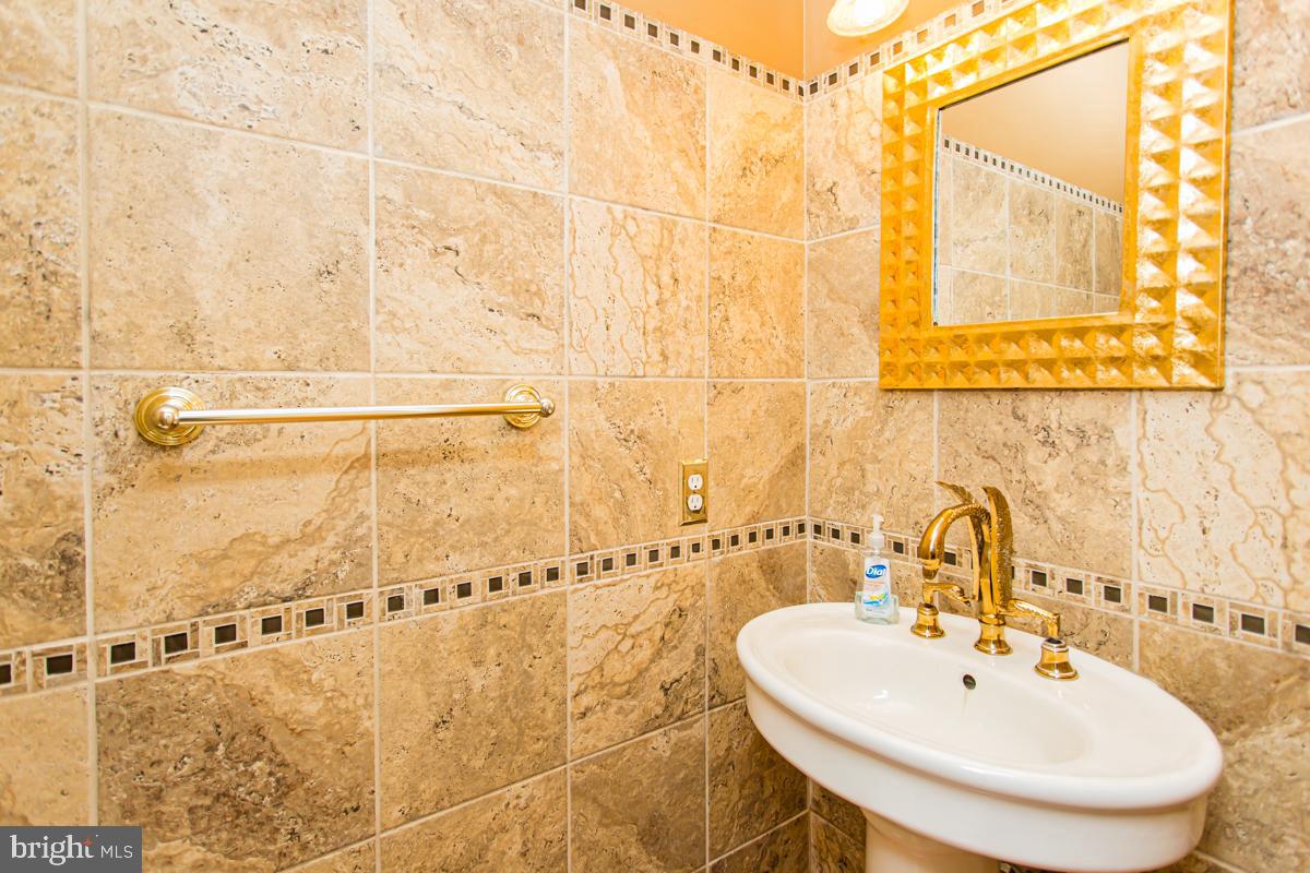 WINDSOR MILL SUB - Residential Lease