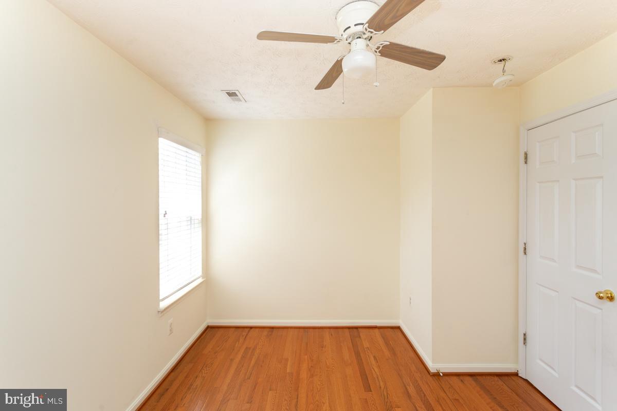 WINDSOR MILL SUB - Residential Lease