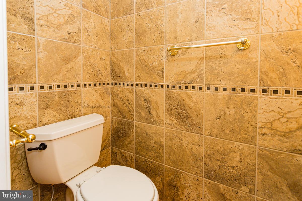 WINDSOR MILL SUB - Residential Lease