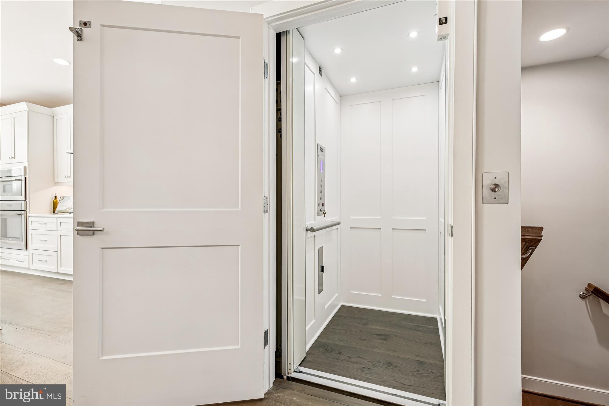 ROCKVILLE OUTSIDE - Residential