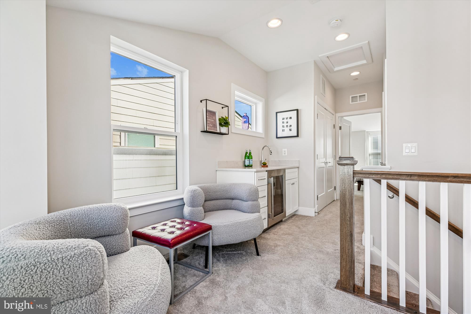 ROCKVILLE OUTSIDE - Residential