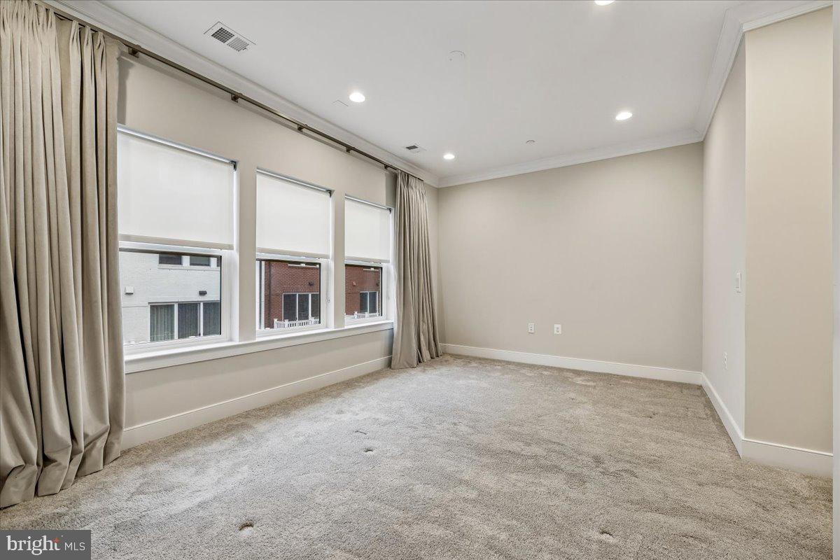 ROCKVILLE OUTSIDE - Residential