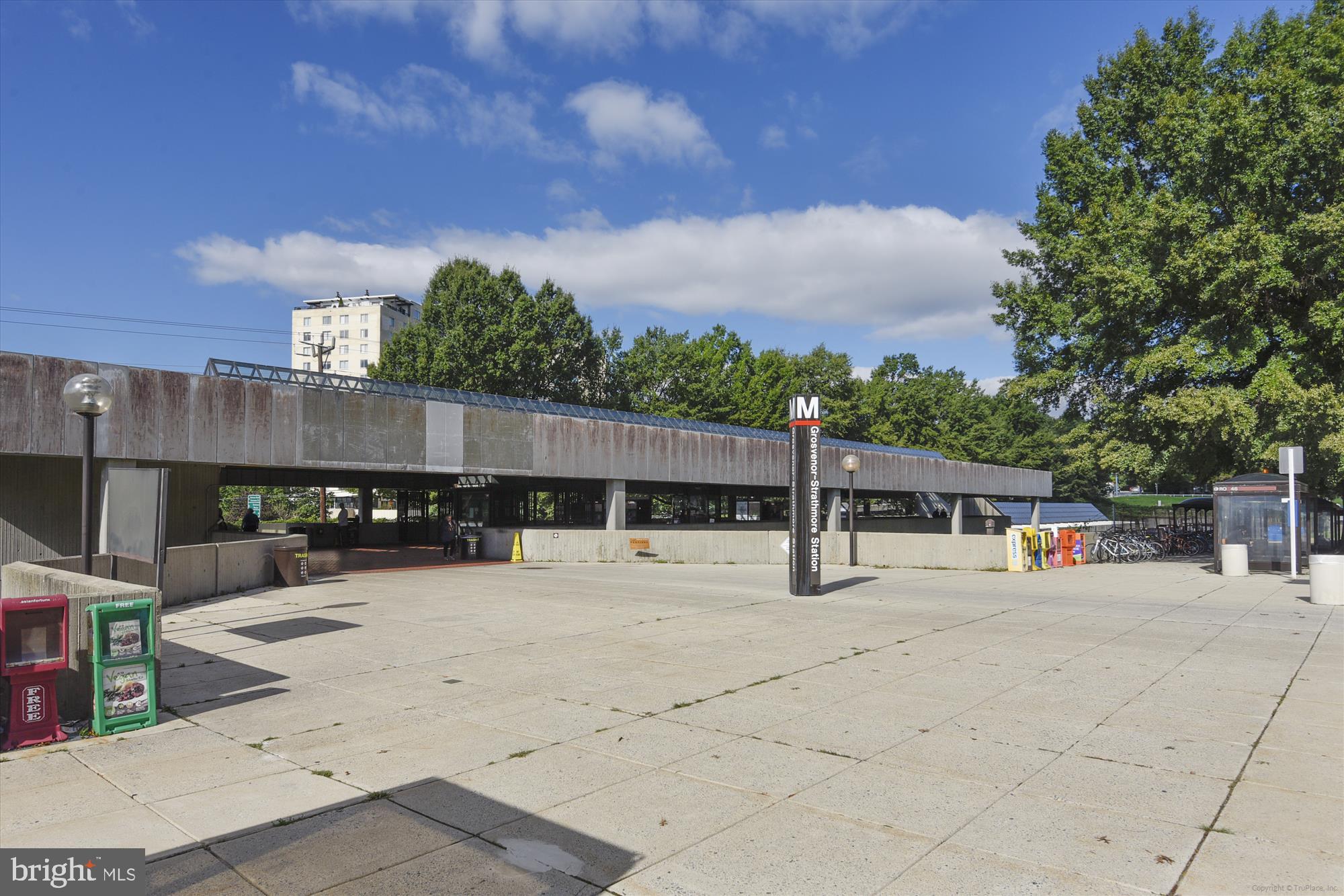 ROCKVILLE OUTSIDE - Residential