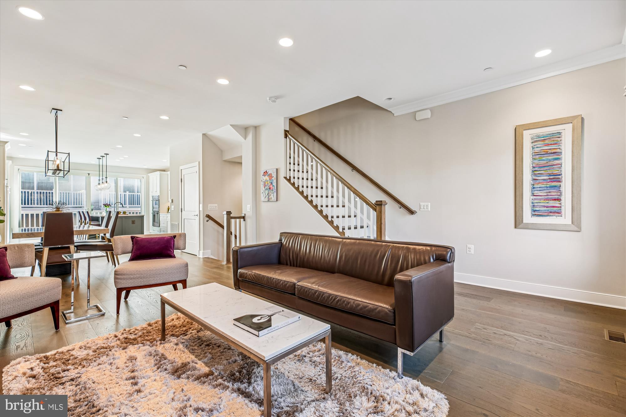 10340 GROSVENOR PLACE