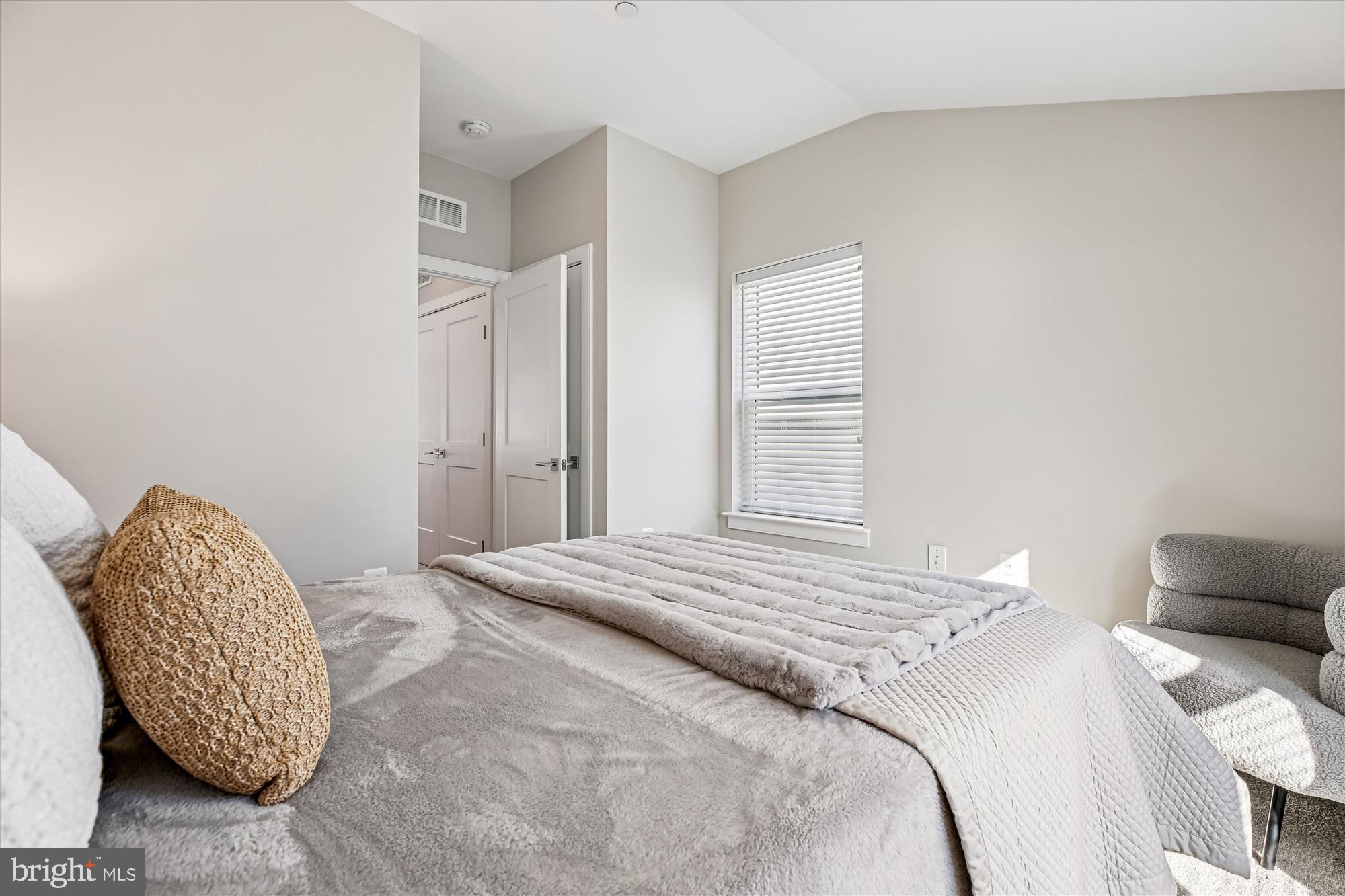 ROCKVILLE OUTSIDE - Residential