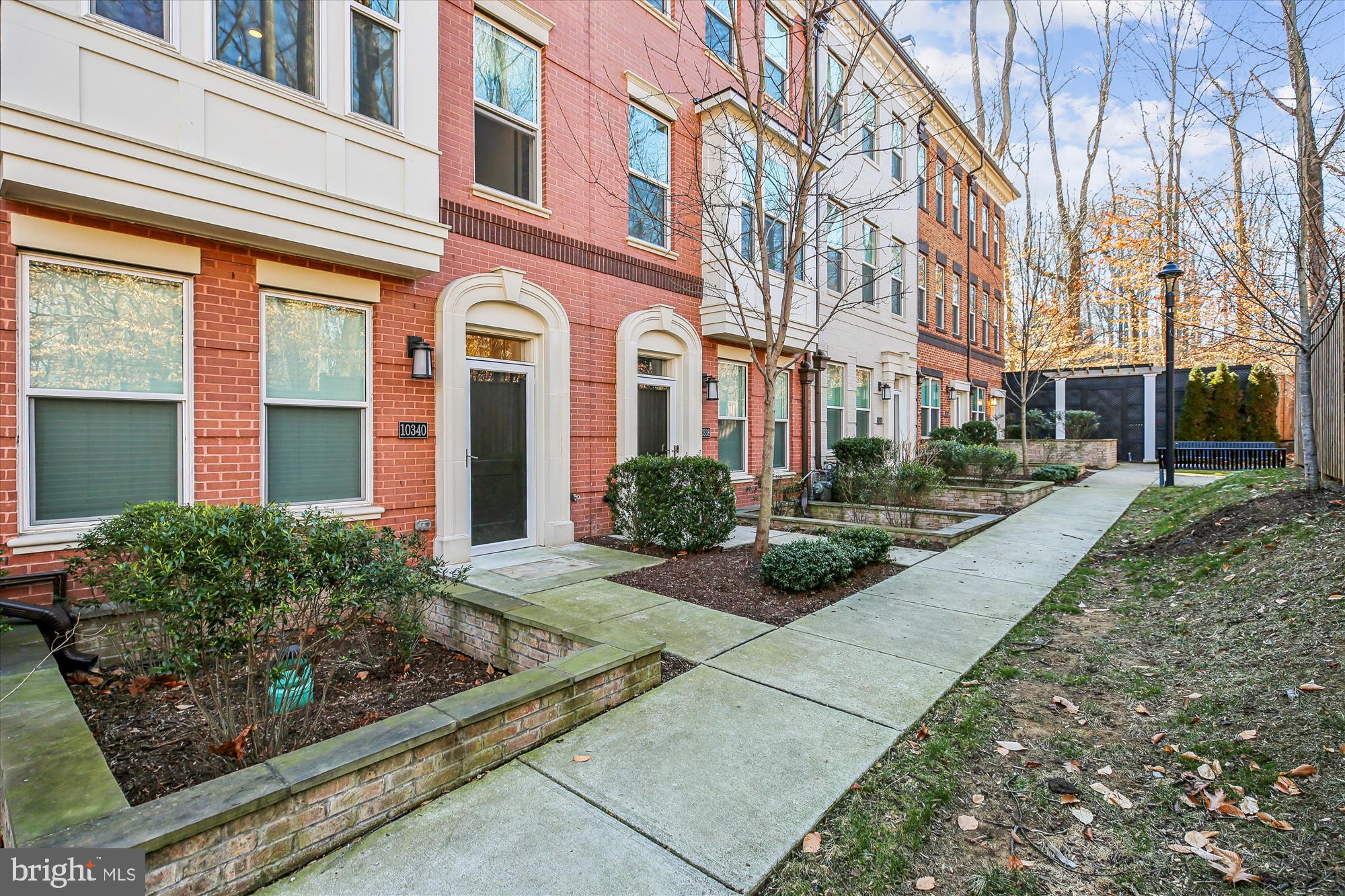 ROCKVILLE OUTSIDE - Residential