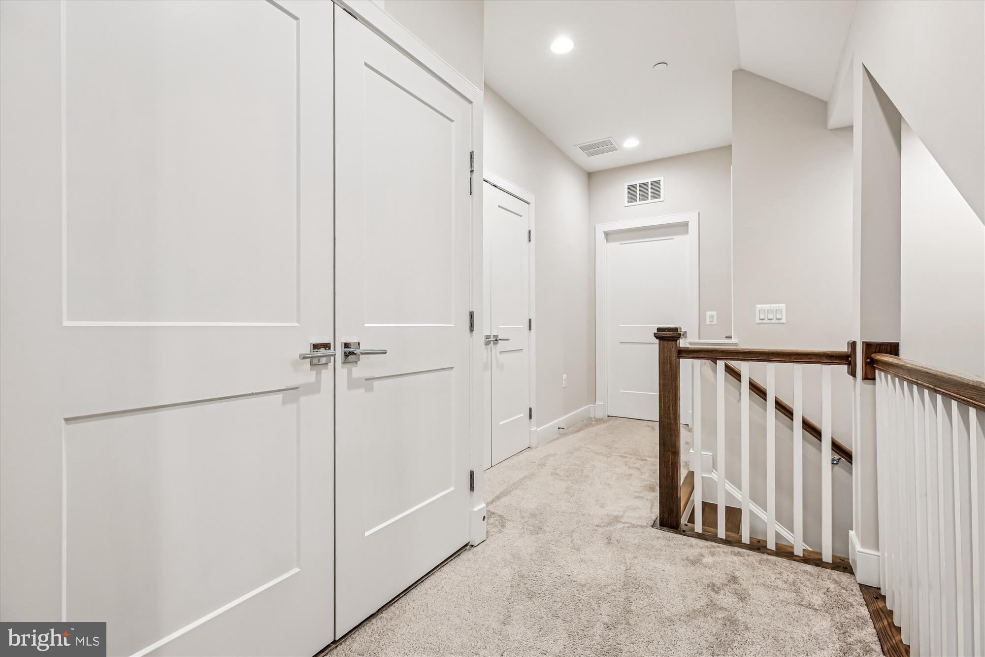 ROCKVILLE OUTSIDE - Residential