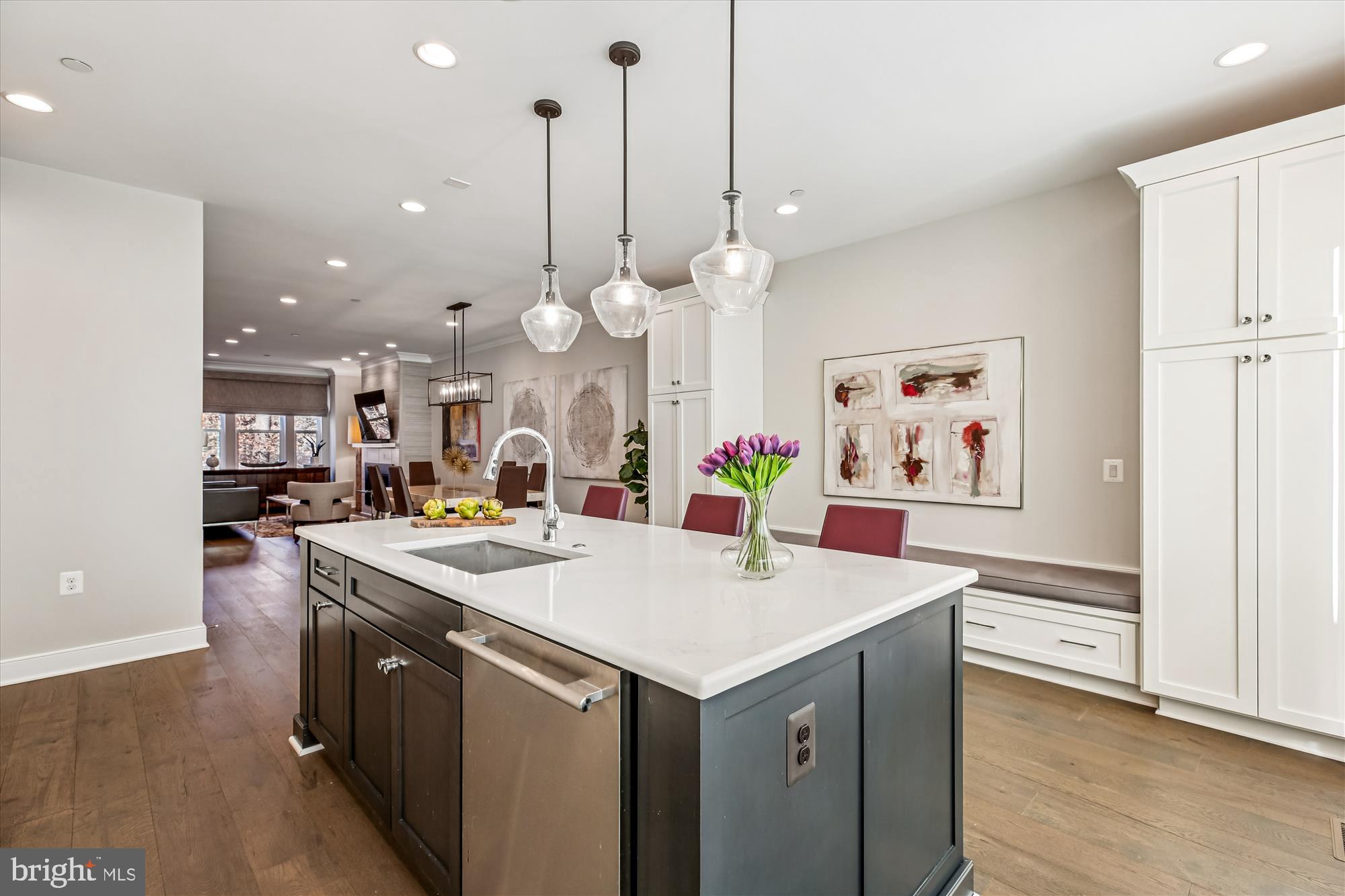 ROCKVILLE OUTSIDE - Residential