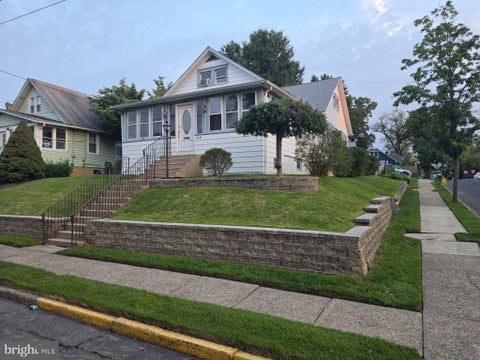 Homes For Sale - 20 Lawrence Avenue<br/> Camden County, BARRINGTON, NJ 08007