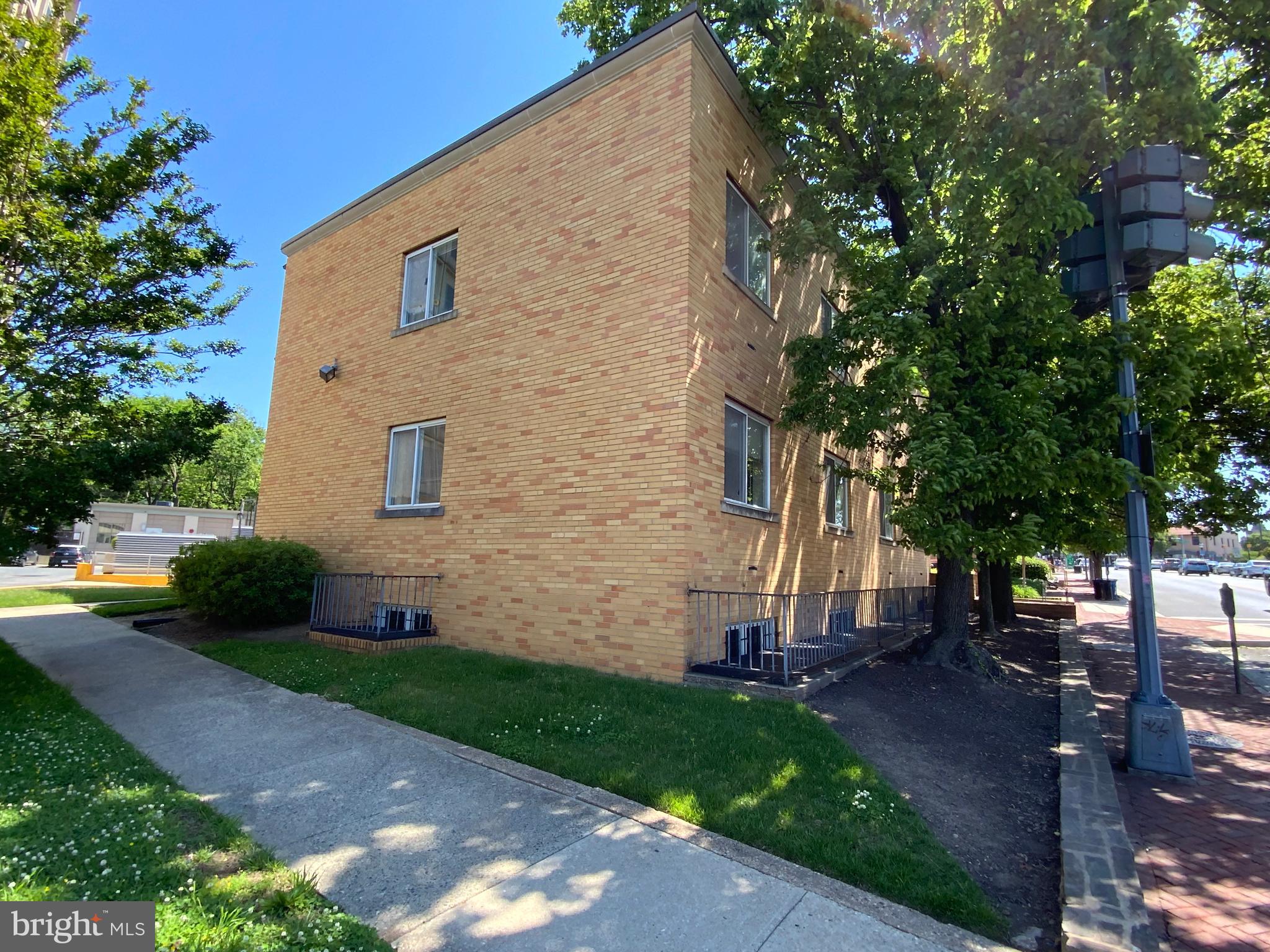 TAKOMA PARK - Commercial Sale