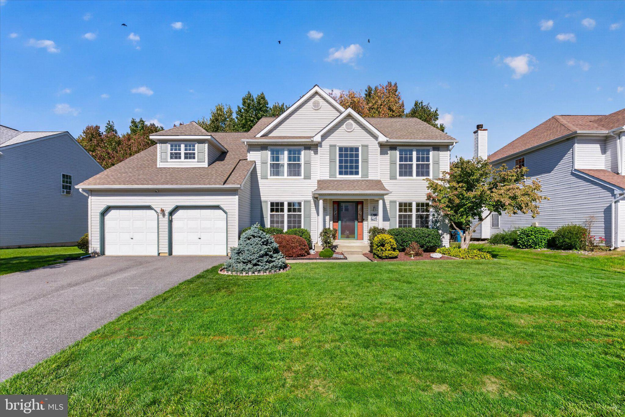 10 MOONLIGHT COURT
