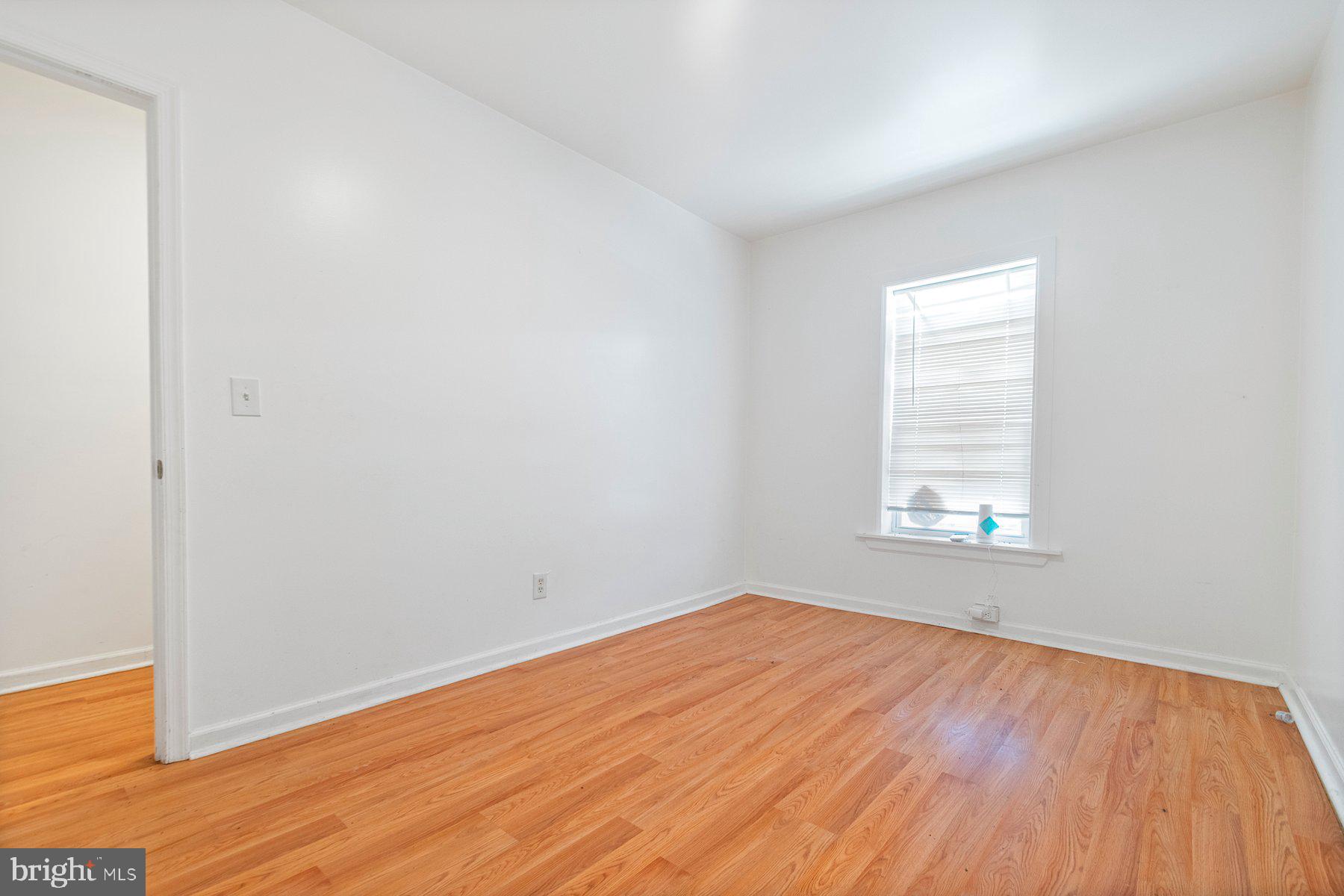 BROADWAY EAST - Residential