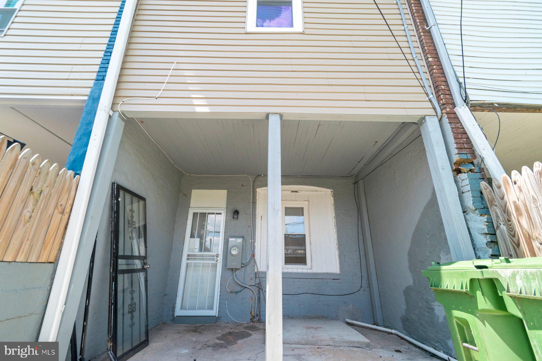 BROADWAY EAST - Residential