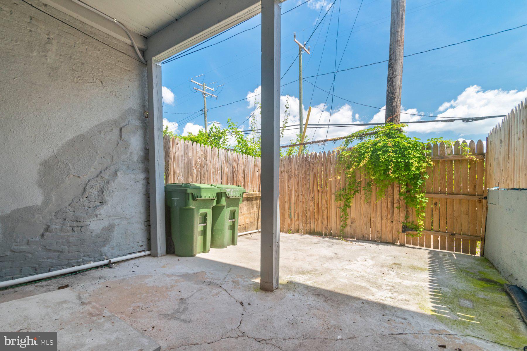 BROADWAY EAST - Residential