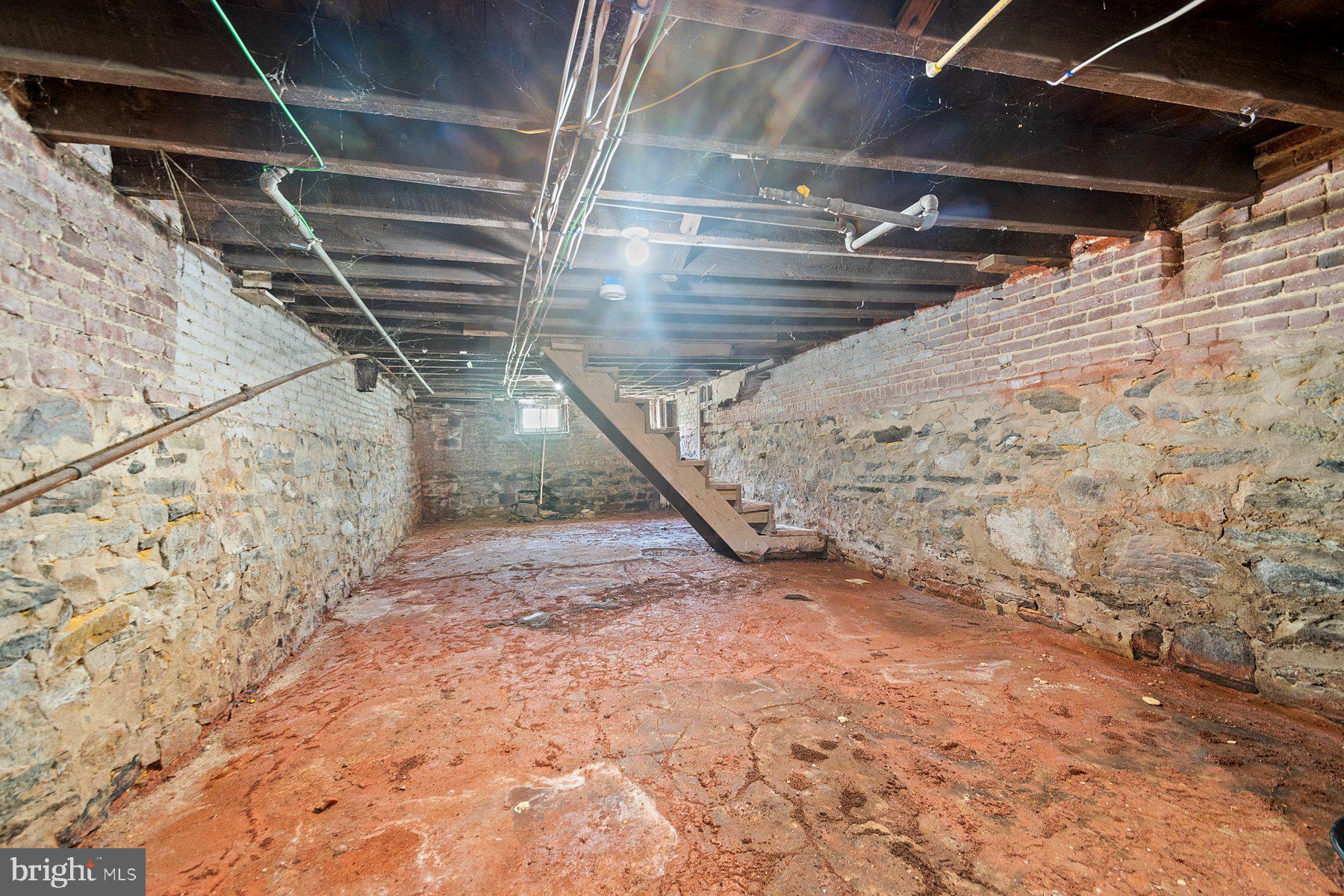 BROADWAY EAST - Residential