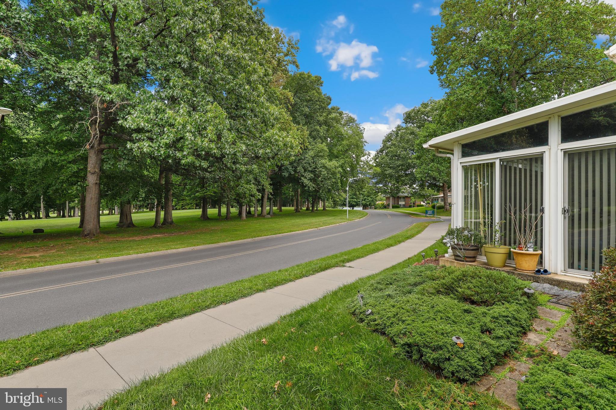 LEISURE WORLD - Residential