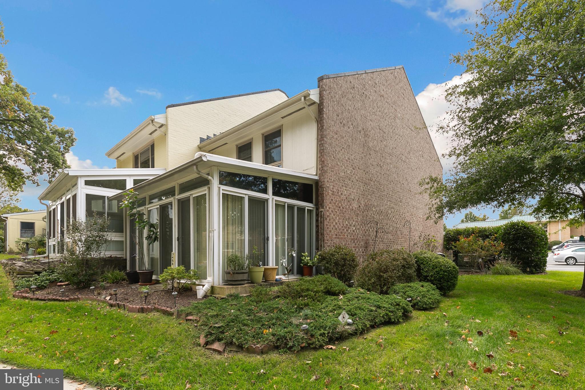 LEISURE WORLD - Residential