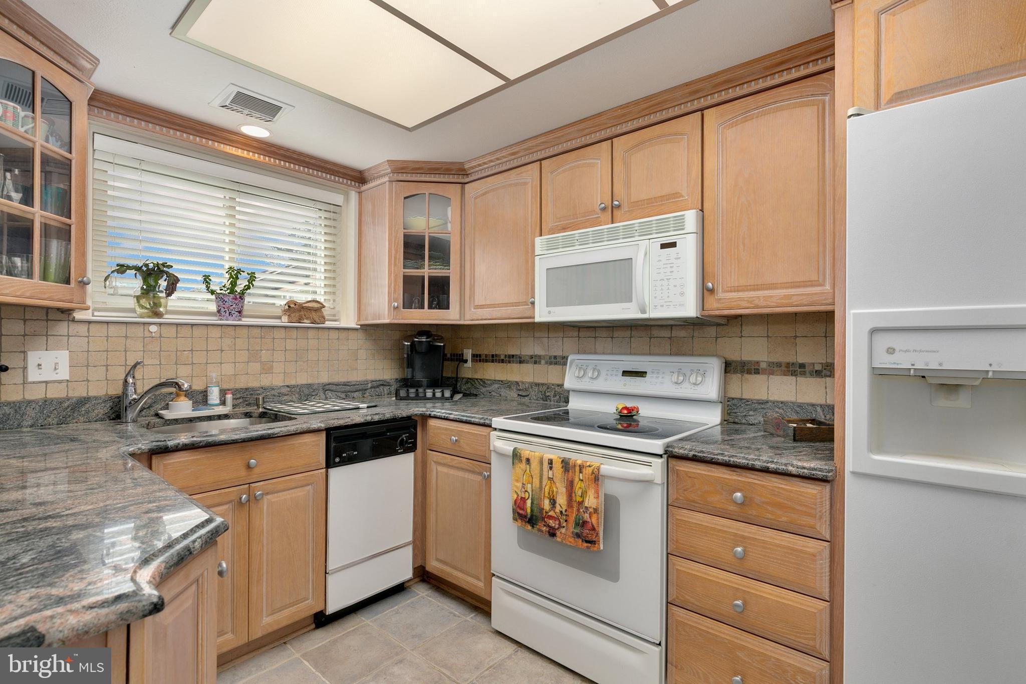 LEISURE WORLD - Residential