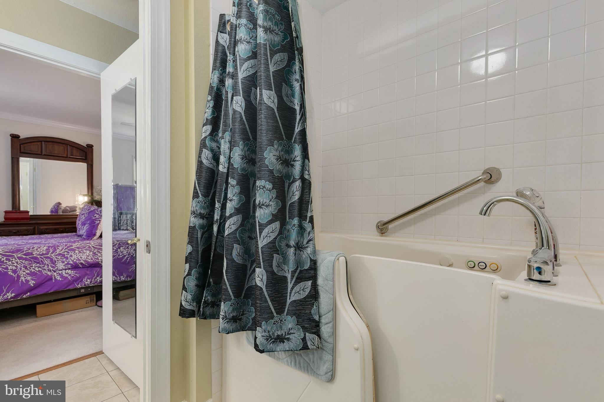 LEISURE WORLD - Residential