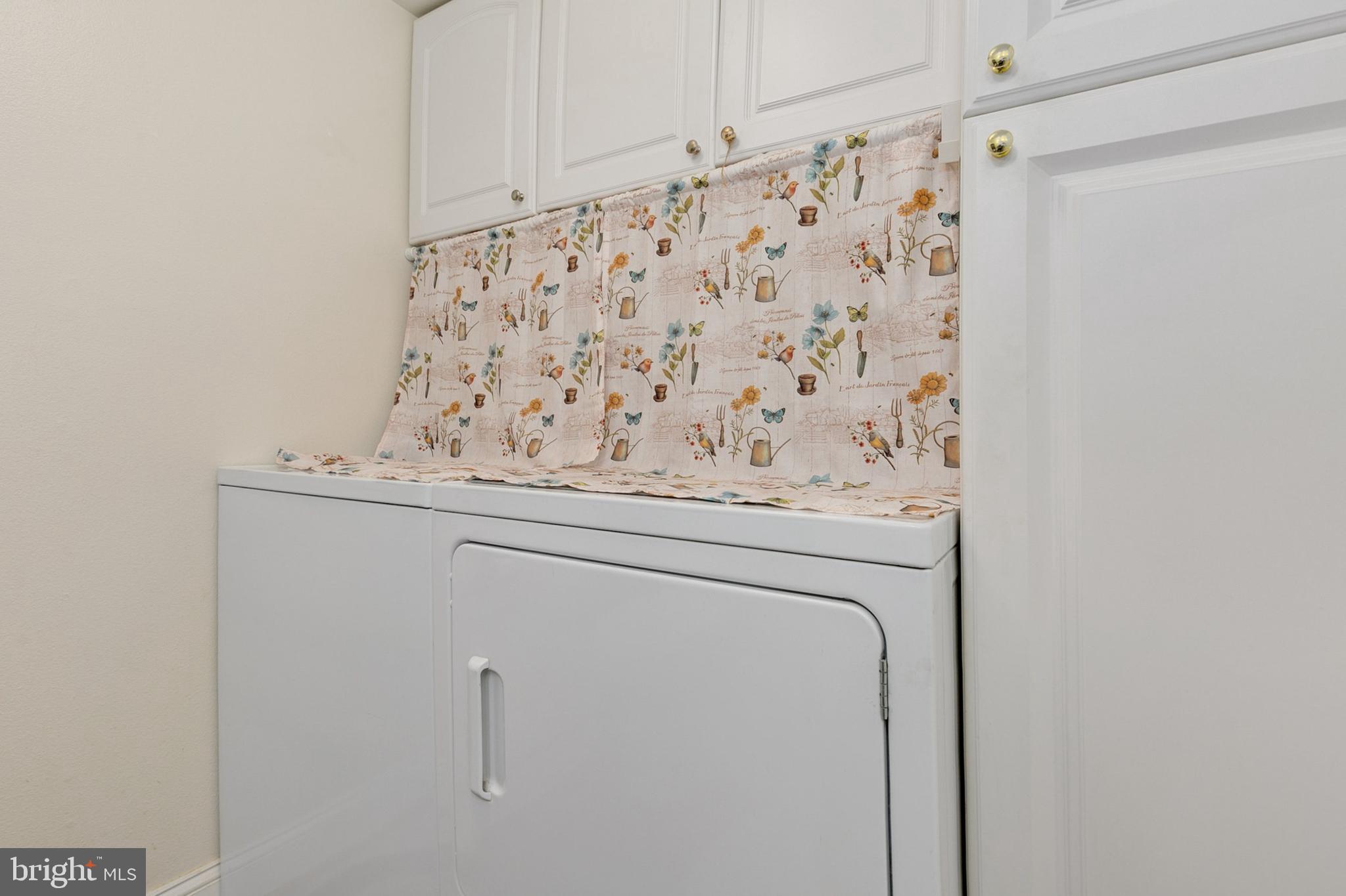 LEISURE WORLD - Residential