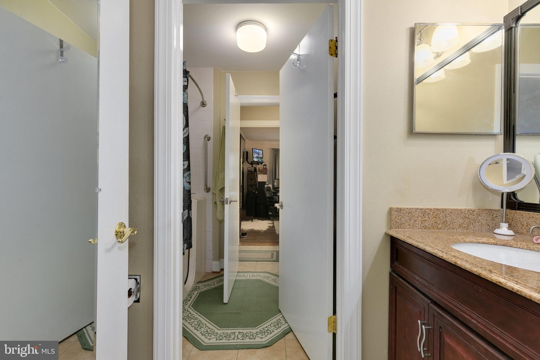 LEISURE WORLD - Residential