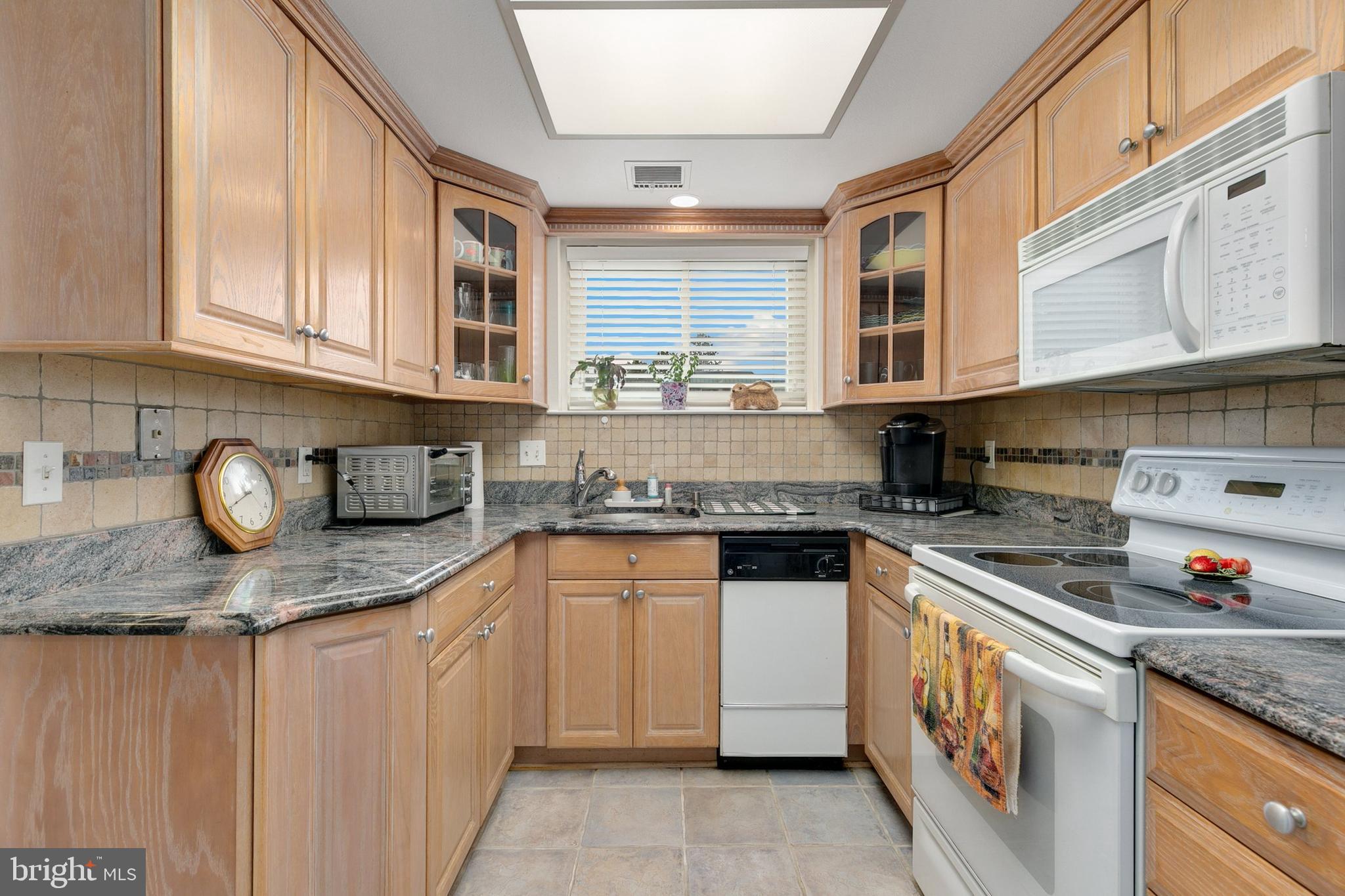 LEISURE WORLD - Residential