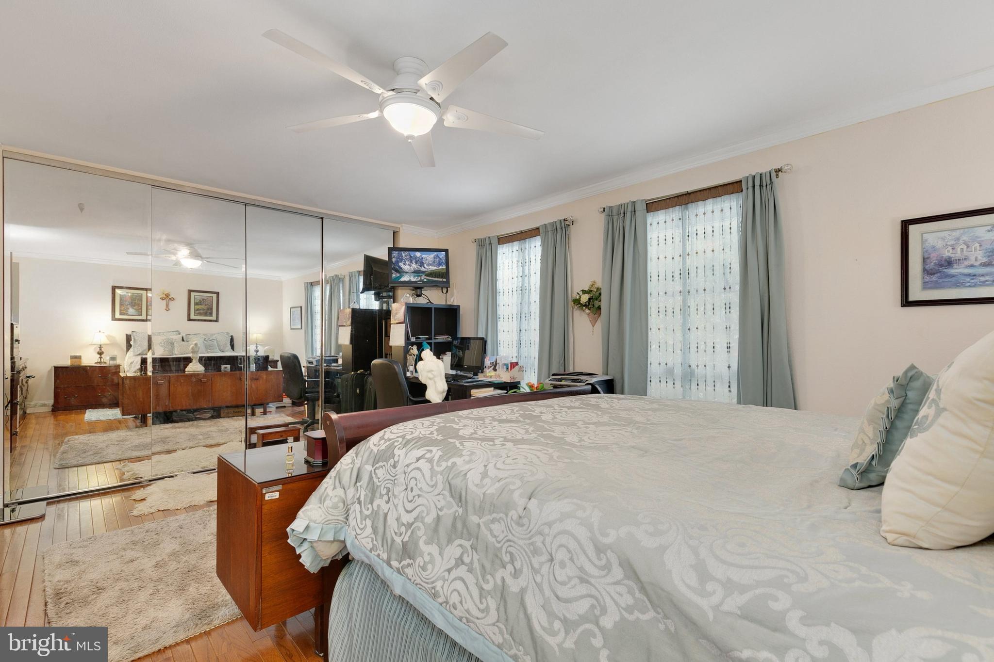 LEISURE WORLD - Residential