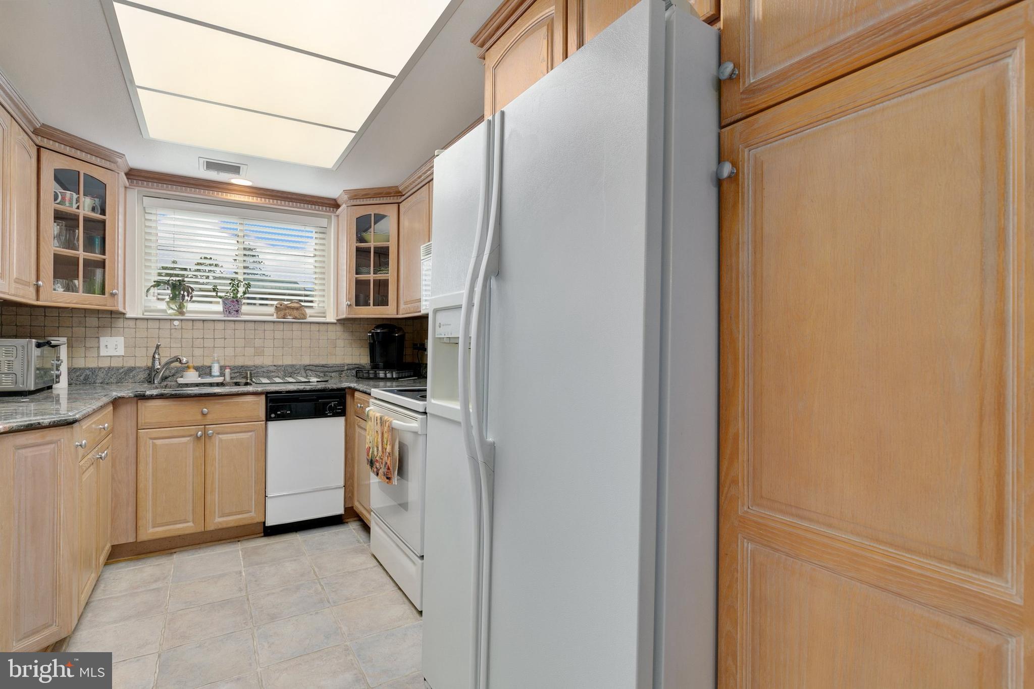 LEISURE WORLD - Residential