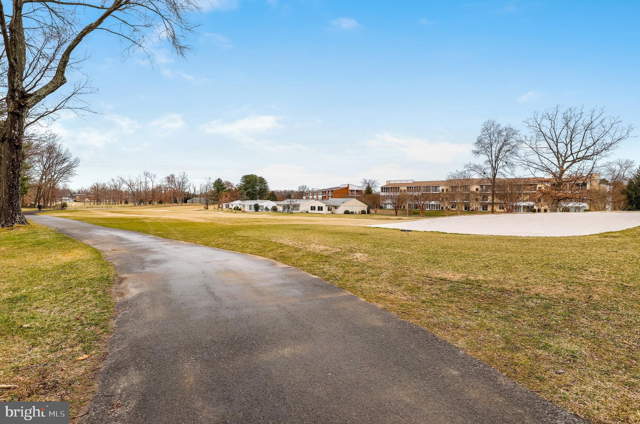 LEISURE WORLD - Residential