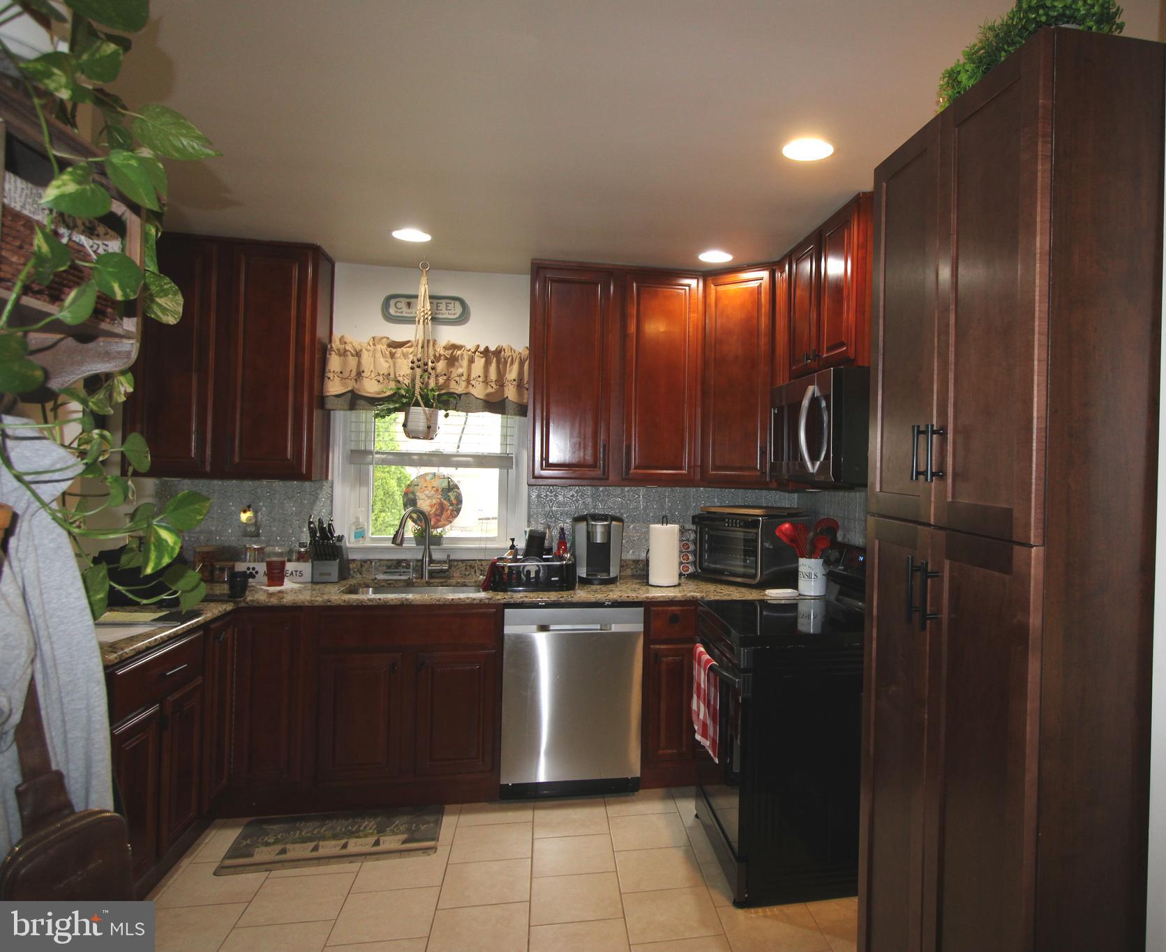 SHELBOURNE MANOR - Residential