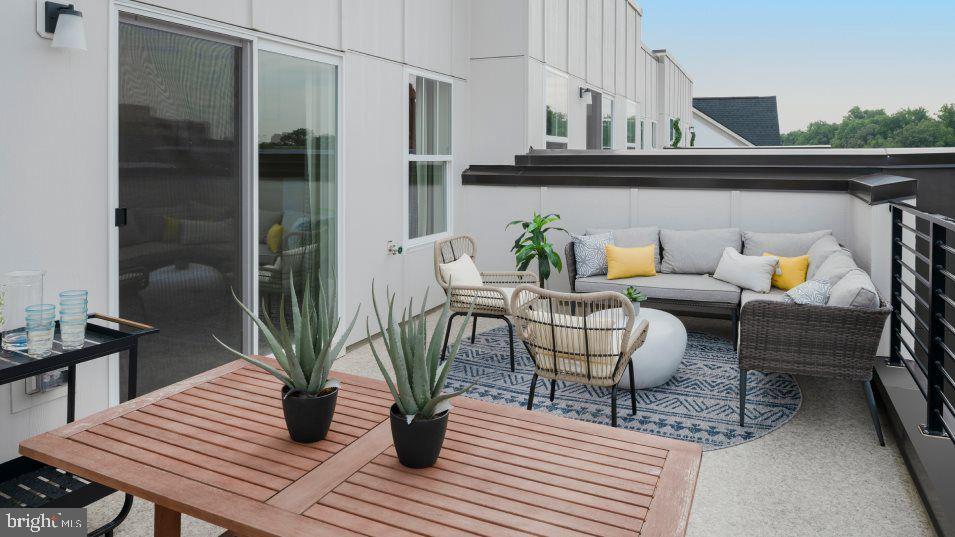 CROWN FARM - Residential