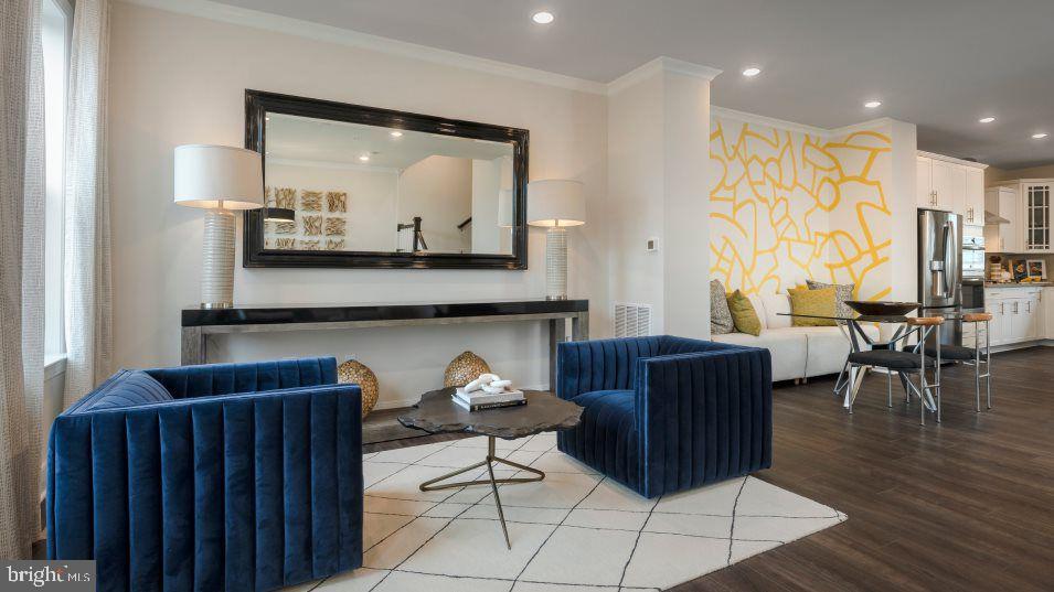 CROWN FARM - Residential