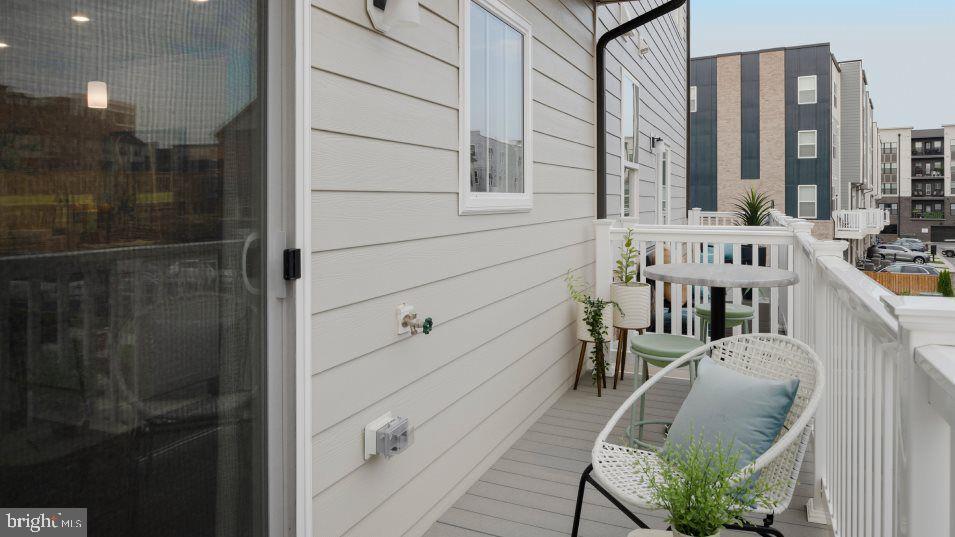 CROWN FARM - Residential