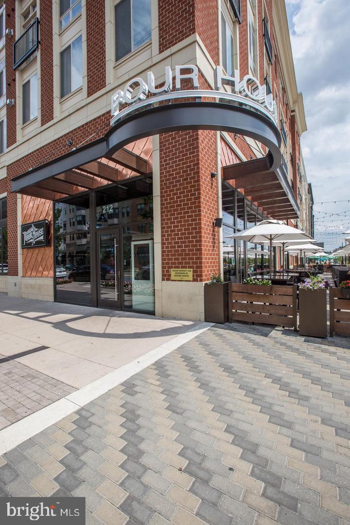 CROWN FARM - Residential