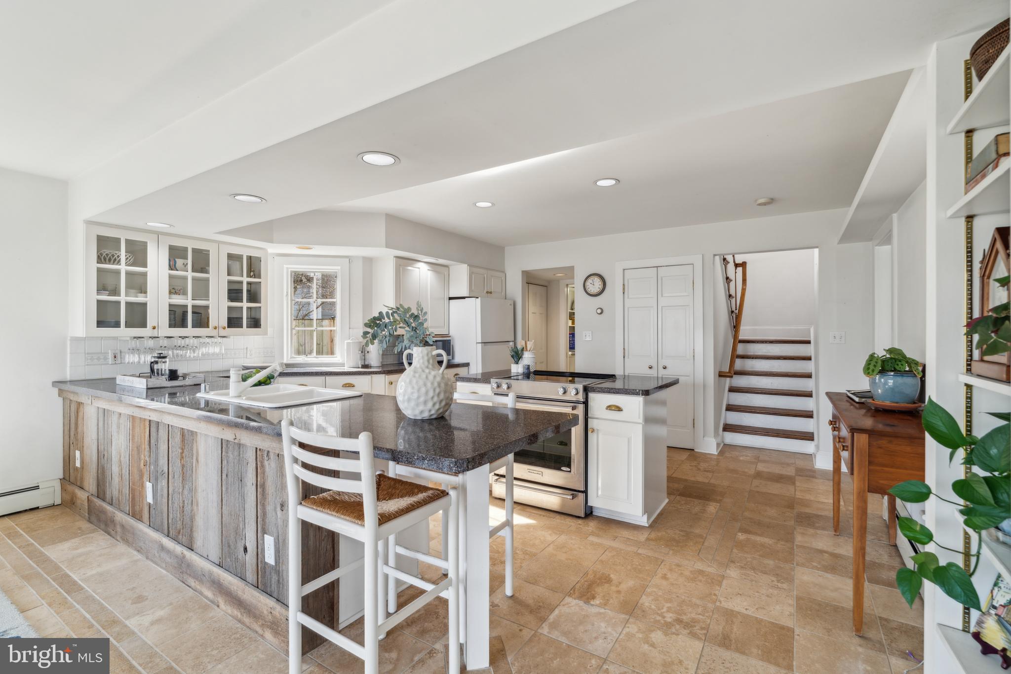 ANNAPOLIS COVE - Residential