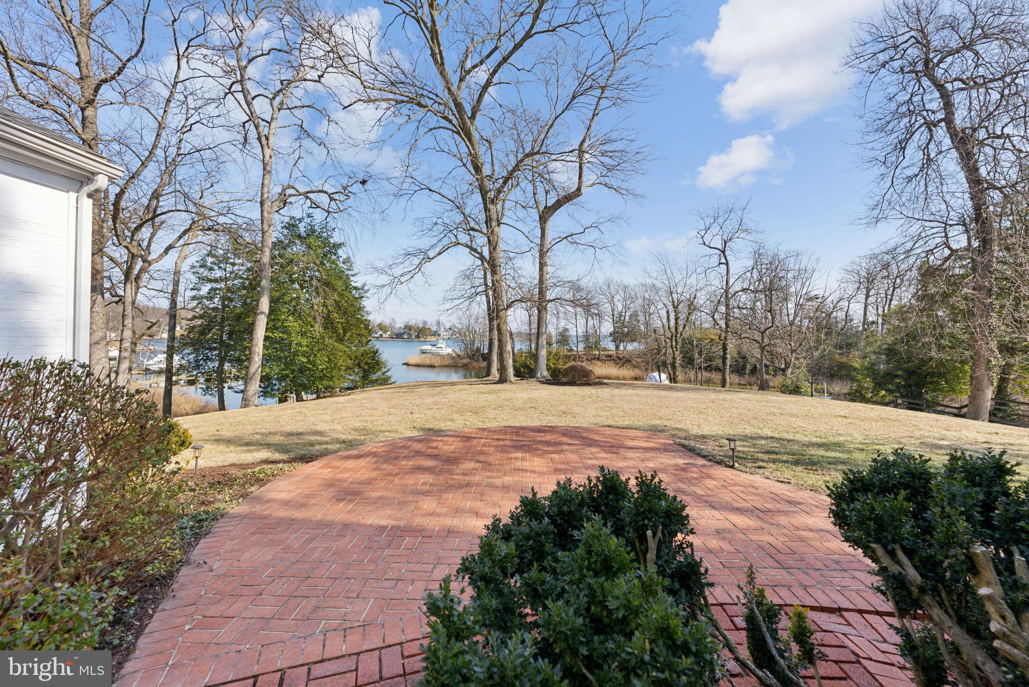 ANNAPOLIS COVE - Residential