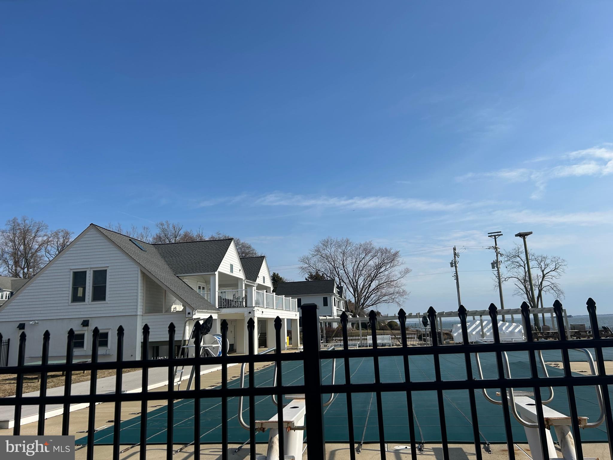 ANNAPOLIS COVE - Residential