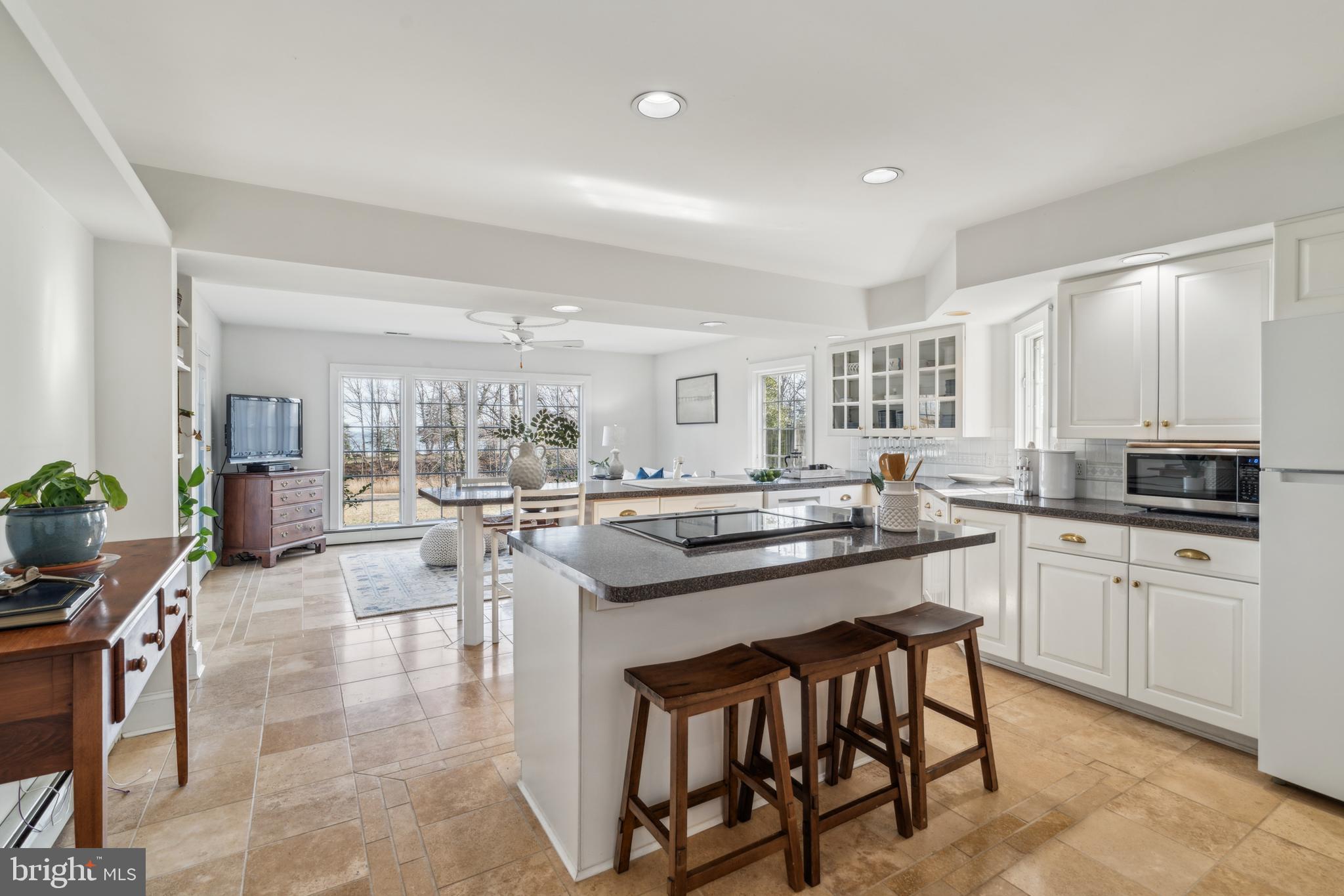 ANNAPOLIS COVE - Residential